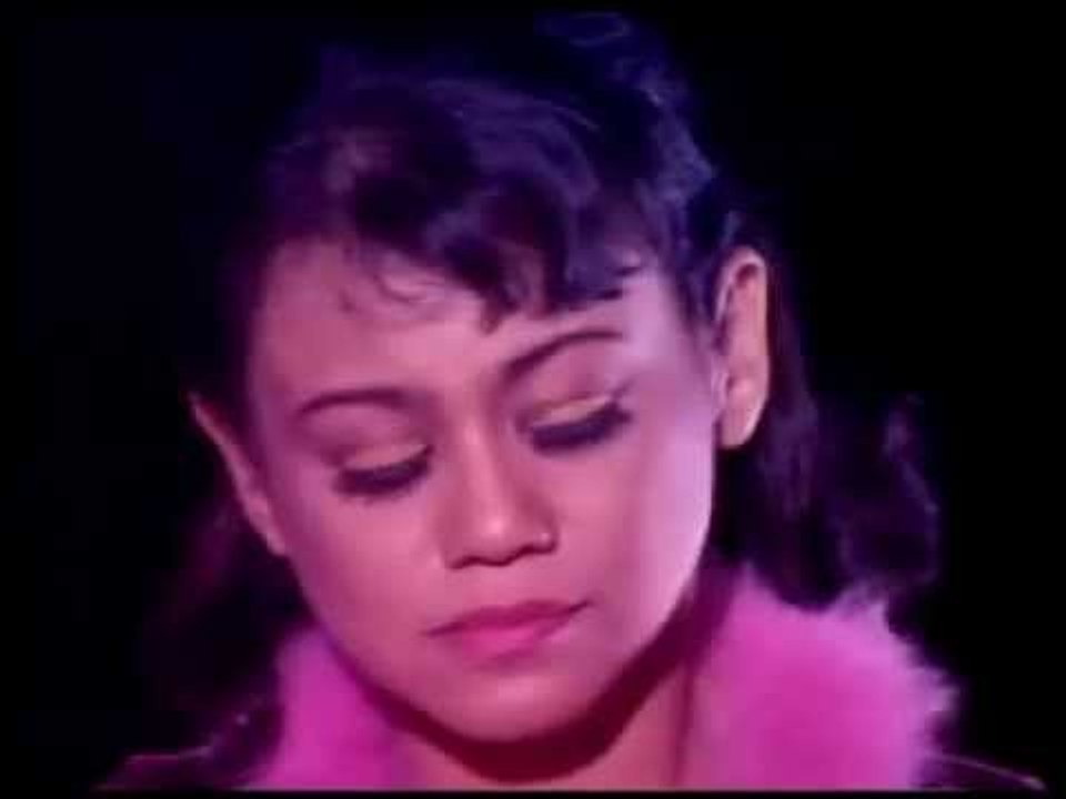 Cut Esti - Cinta Pertama