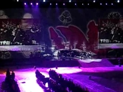 FINAL NUIT MAGIQUE ARRIVEE DES PIPE BAND ECOSSE FIL 2006