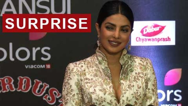 Priyanka Chopra Has A Surprise Coming Up In Baywatch Trailer Sansui Colors Stardust Awards 2016
