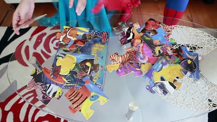 Frozen Elsa & Spiderman vs Joker! Deadly Poison para Batman w - Maleficent Pink Spidergirl Superhero