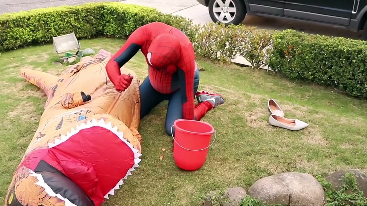 Frozen Elsa vs Anna BANANA CHALLENGE Food Fight w _ Spiderman Joker Maleficent - Superhero Fun IRL-INOHAorfEIQ