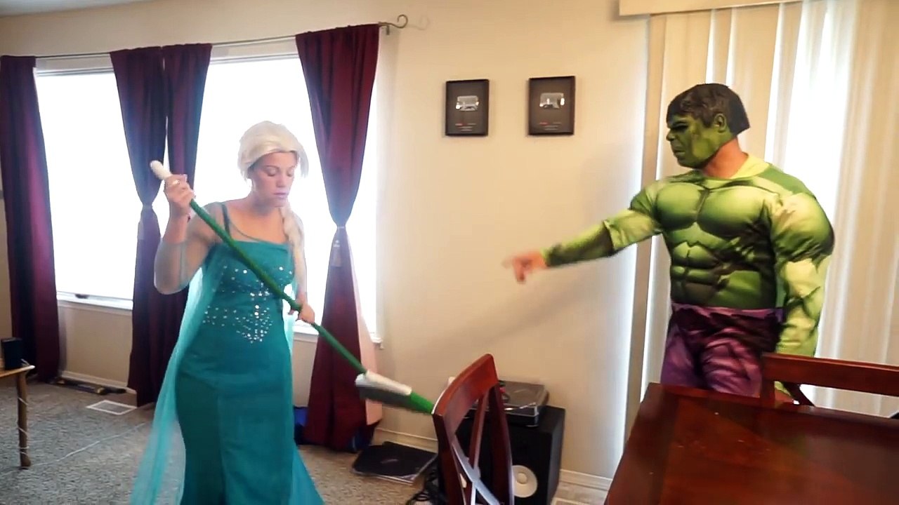 WORLDS BIGGEST TEDDY BEAR Vs Elsa & Hulk In Real Life SuperHeroFights Movie!-oLKhcfvMeHI