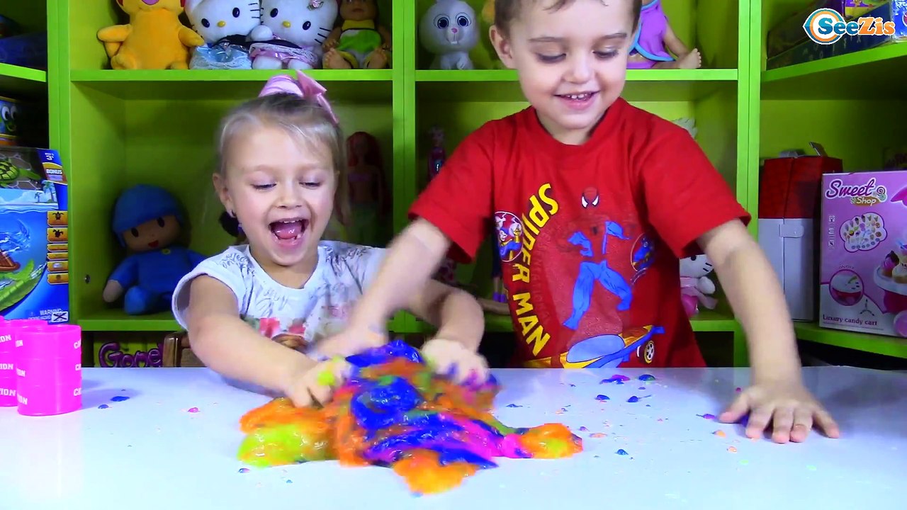 SUPER GROSS! SUPER GOOEY! Giant Noise Putty Sli...