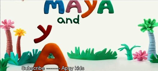 maya-and-yaya-playing-with-building-blocks