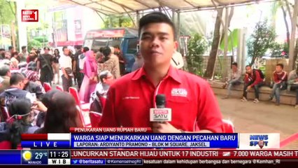 Warga Jakarta Antusias Tukarkan Uang Rupiah Baru