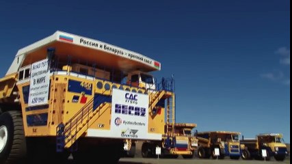 World's Largest Truck in Action   Extreme Mining Dump Truck BelAZ-75710