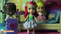 Five Mini Princesses Jumping on the Bed Nursery Rhyme | Elsa Anna Cinderella Snow White Ariel