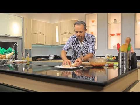 سندوتش دجاج بالباربكيو - عصير فراولة مركزة بالمياه#ساندويتش_وحاجة_ساقعة #شريف_الحطيبى #cbcsofra