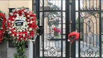 Flores en Estambul recuerdan al embajador ruso asesinado