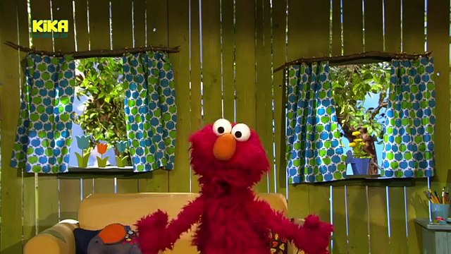 Sesamstraße Das Eichhörnchen futtert Elmos und Julias Kuchen weg Mehr auf KiKA de