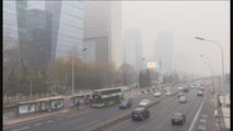 El esmog ahoga el norte de China y fomenta los viajes para escapar