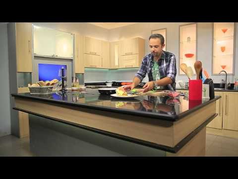 سندوتش بيض بالخضروات - عصير مانجو بحشوة الفراولة #ساندويتش_وحاجة_ساقعة #شريف_الحطيبى #cbcsofra