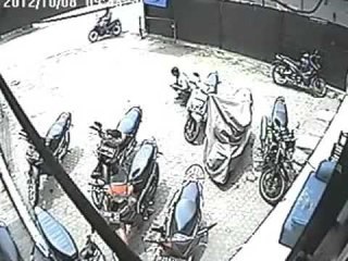 CCTV Failed to steal motorcycle funny moment|Youngster's Choice.