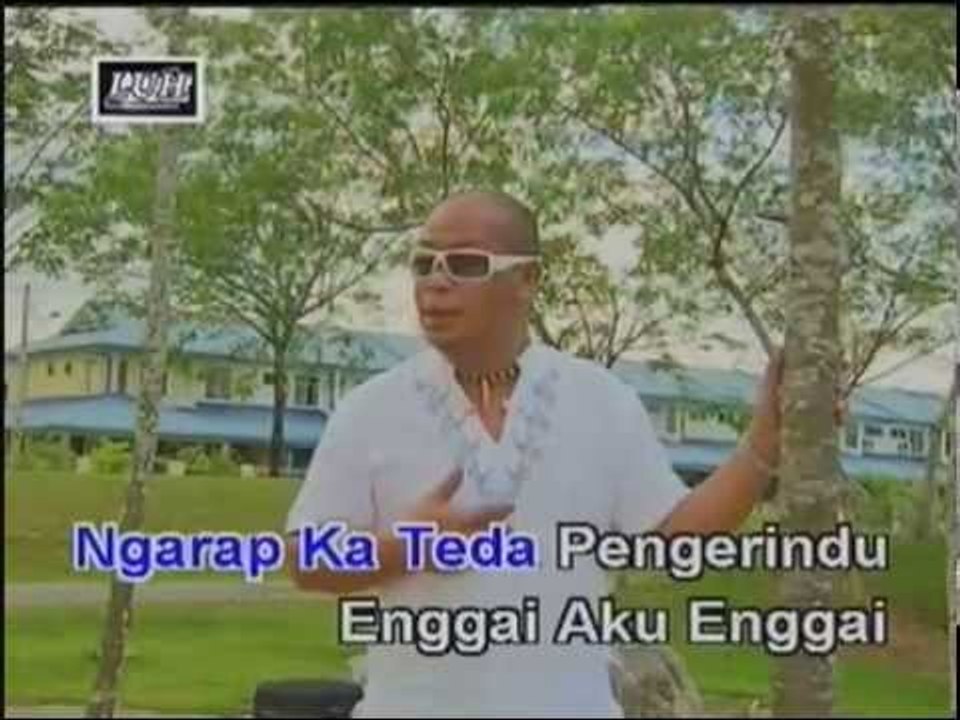 Larka Ati Nuan Ari Aku - Dom Romeo