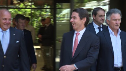 Descargar video: Aznar renuncia a ser presidente de honor del PP