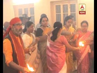 Saurav Ganguly offering prayer to Debi Saraswati at Dikhshamanjari