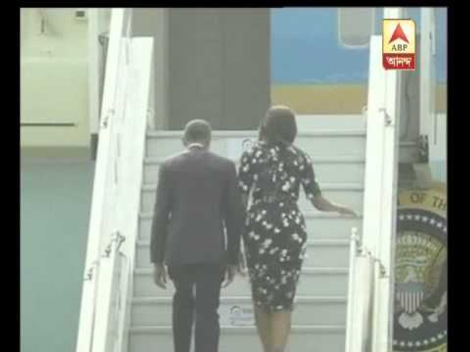 Barak Obama leaves India