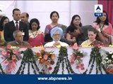 Sonia Gandhi and PM Manmohan Singh participate in Vijaya Dashmi celebrations