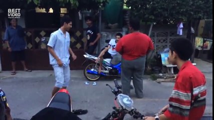 Чет у тебя слабое кунг-фу.Кунг-фу не сработало