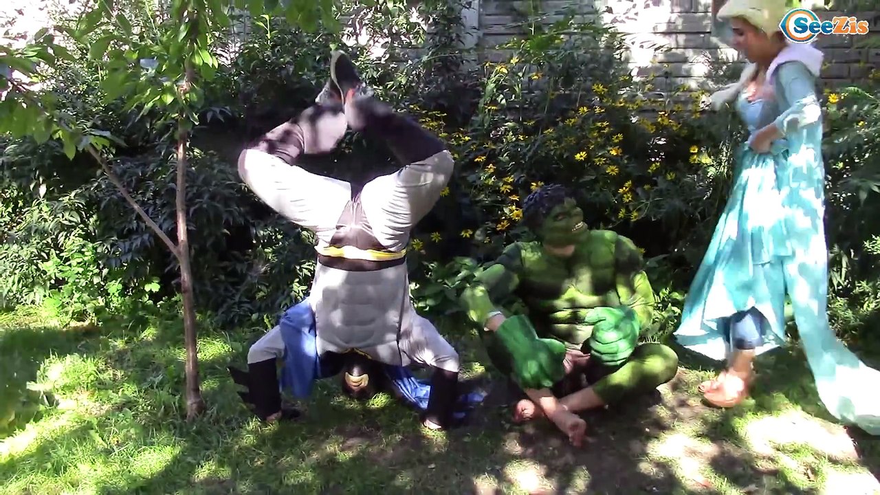 HALLOWEEN PRANK! w/ Spiderman Frozen Elsa Hulk Pink Spidergirl & Black Spiderman! Superhero IRL