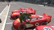 El Increíble Hulk conduce y juega con Rayo Mcqueen de Disney Cars 2 Pixar 3D