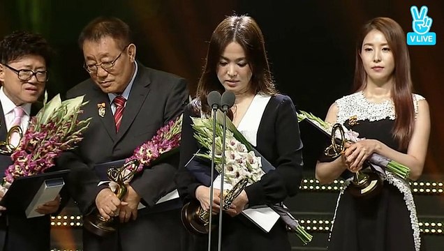 2016 대한민국 대중문화 예술상 시상식 ( 2016 Korean Popular Culture And Art Awards - Song Joong Ki and Song Hye Kyo