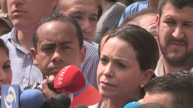 Oposición venezolana anuncia que seguirá en las calles pidiendo renuncia de Maduro