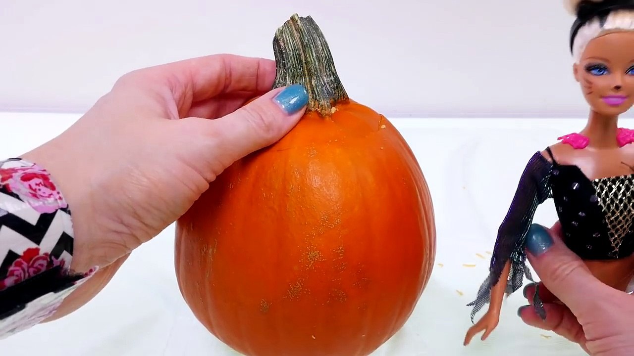 How To Make a DIY Halloween Barbie Pumpkin | Barbie Doll Halloween Crafts for Kids on DCTC