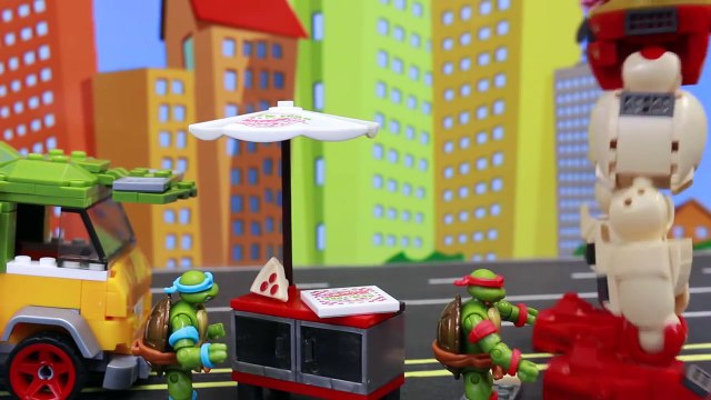 Teenage Mutant Ninja Turtles Classic Mega Bloks Krangs Rampage Attacking Raph and Leo Toys