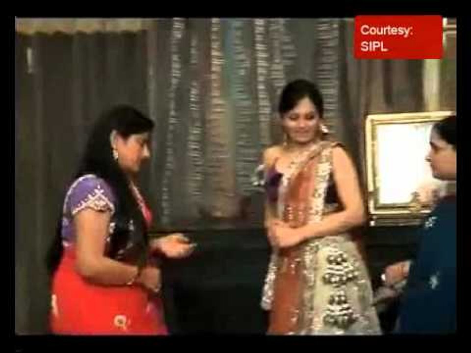 How to look stylish during wedding season Part-1