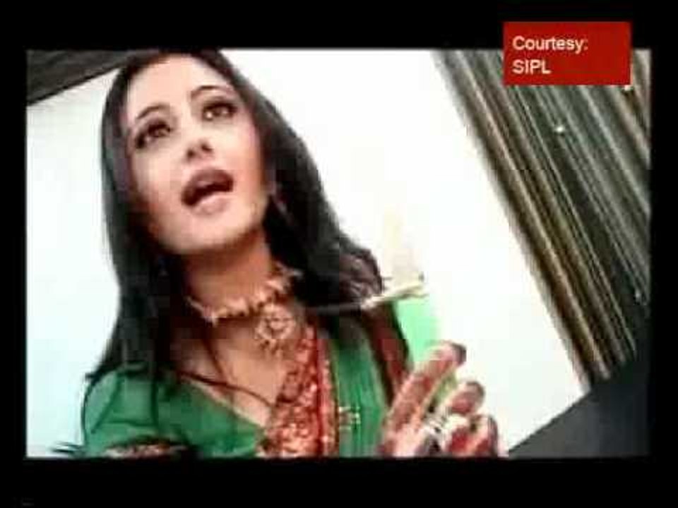 Tapsya threatens Veer