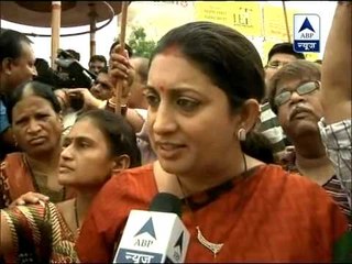 Smriti Irani protests against FDI in retail and fuel hike