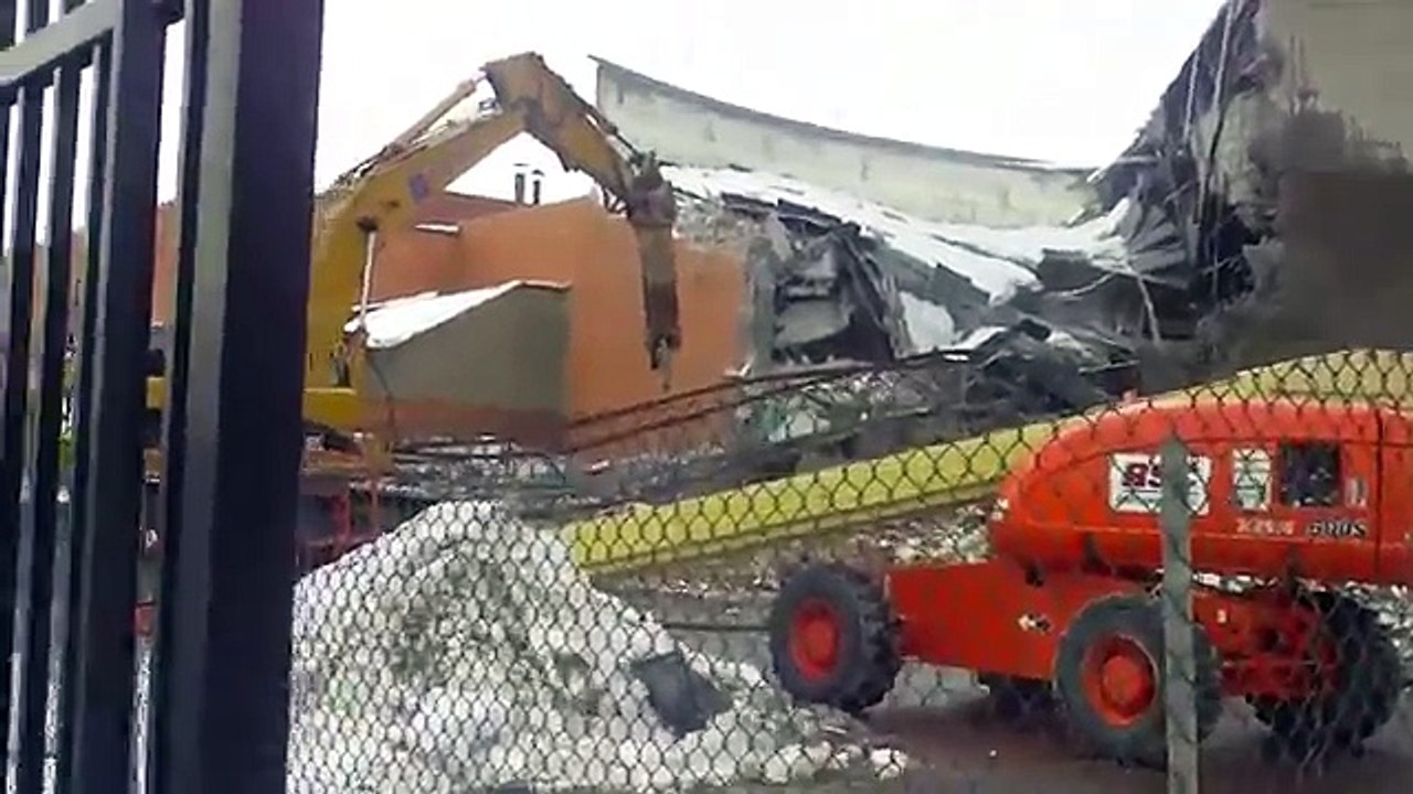 Metal Bending,Concrete Chewing ,Monster Heavy Duty Massive Destruction Machines !