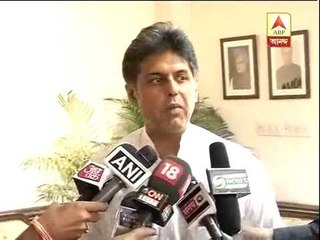 Manish Tiwari criticizing Narendra Modi