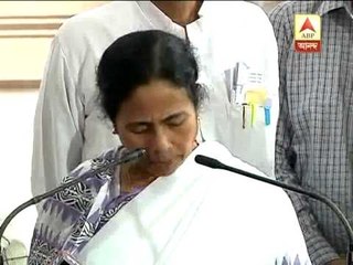 CM Mamata denies that centre lobs back Saradha bill