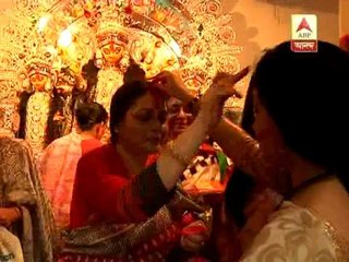 Koel and Reshmi at the sindoor khela ceremony.