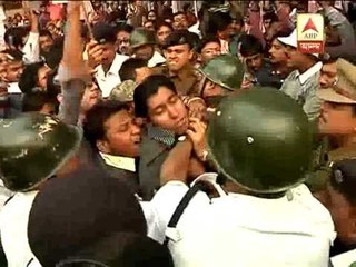 Left activists protesting in kolkata against ill treatment to Devjani Khobragare in usa.