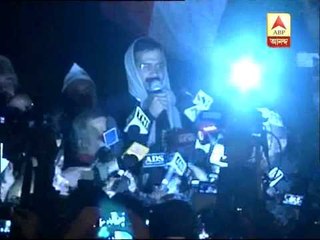 Kejriwal withdraws dharna