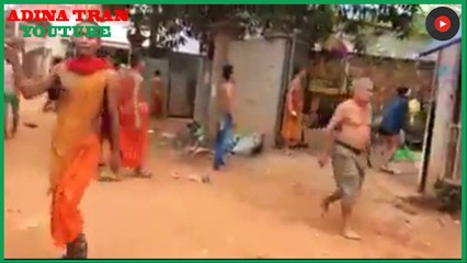 India  set fire to mosque in New Delhi, injuring 38