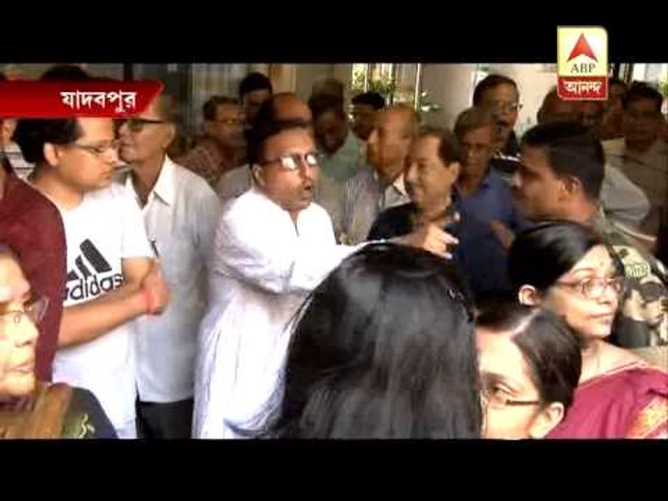 Voter protests, demands Deb should stand in queue to cast his vote