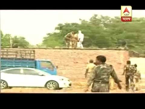 Police lathi charged to disperse violent mob during Munde's cremation