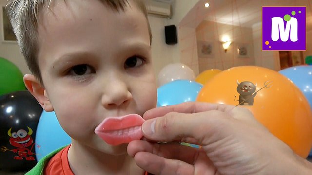 Торт Пицца у Макса и Кати Роллы Барбекю в гигантских шарах Ищем и пробуем желейные большие сладости Gummy candy канал