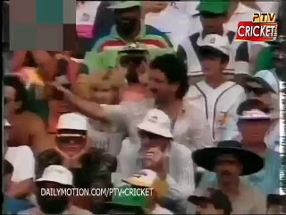 Waqar Younis Destroys Brian Lara Stamps from the Pitch in 1992 Series Must Watch