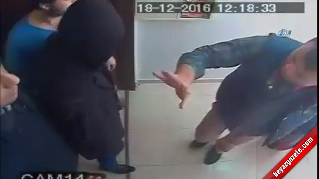 Asansörde dehşet kamerada
