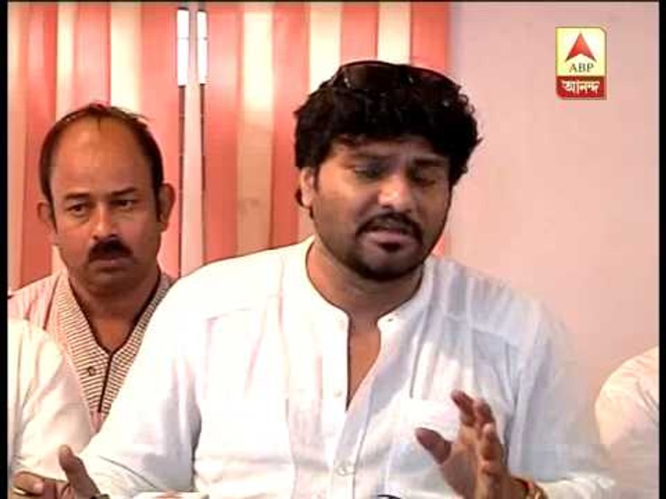 Babul Supriyo giving his explanation on industrial scenario of Bengal