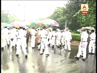 Police prevents studends rally from marching ahead at Mayo road