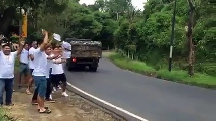 OM TELOLET OM, PLEASE TELOLET OM...