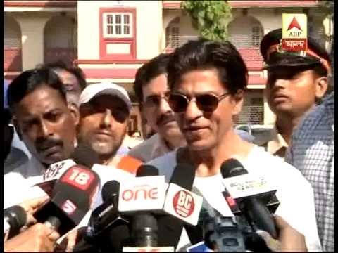 shahrukh khan casts vote