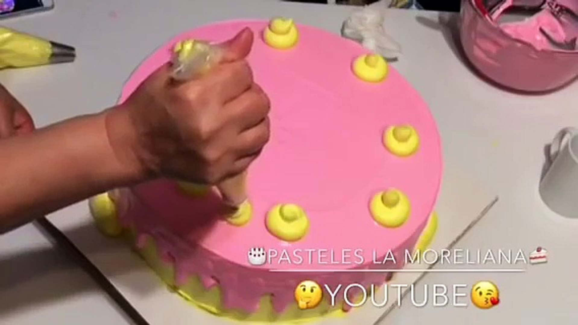 Decoracion De Torta Pastel Bizcocho Con Chantilly Diluido Video Dailymotion