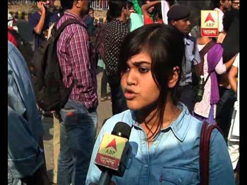 Protesing against Partha chatterjee, JU students bent on their demand for the resignation of vc.